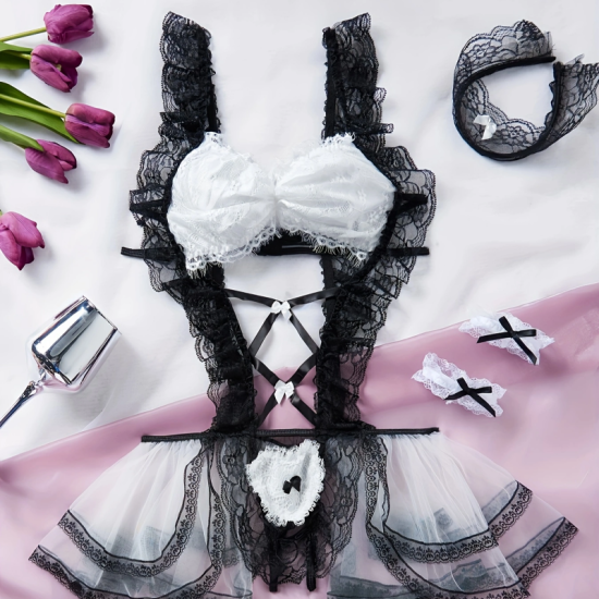 Sexy Lingerie Sets For Women, Black Three-Piece Set With Bracelet And Hairpin. Sexy Lingerie Sets For Women, Black Three-Piece Set With Bracelet And Hairpin.